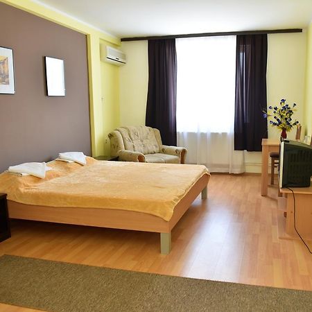 Hostel Milkaza Novi Sad Dış mekan fotoğraf