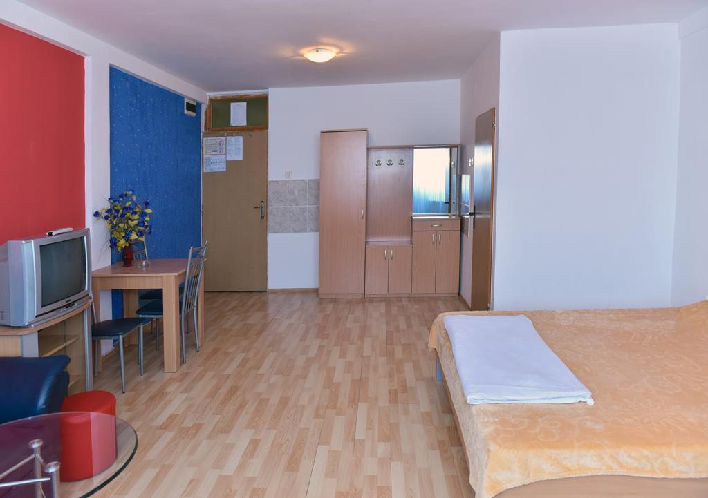 Hostel Milkaza Novi Sad Dış mekan fotoğraf