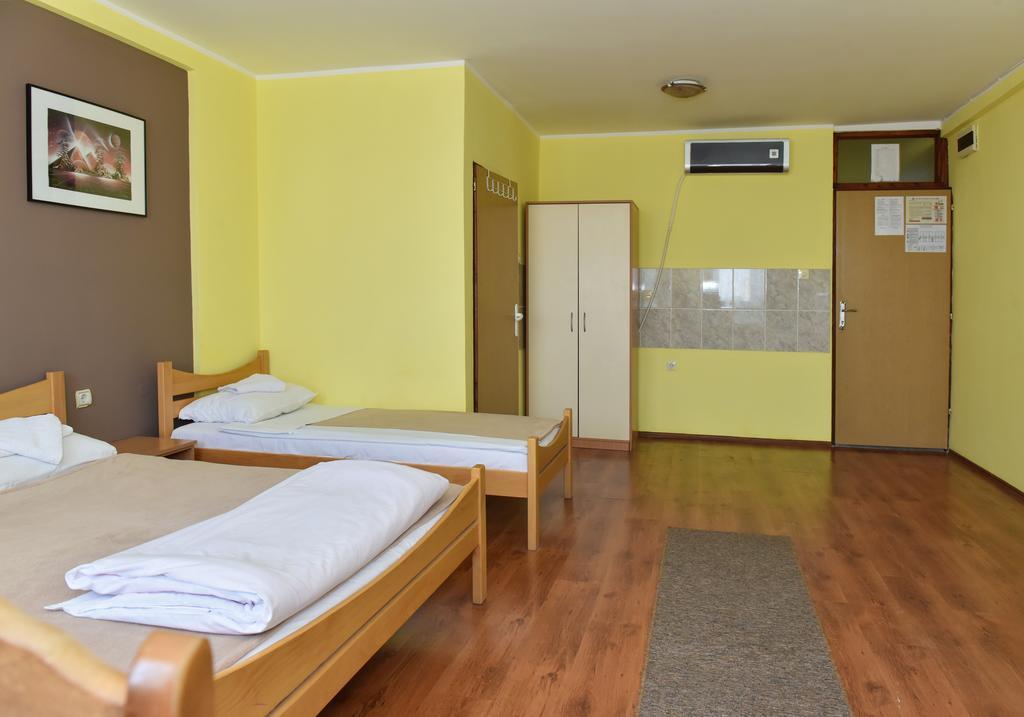 Hostel Milkaza Novi Sad Dış mekan fotoğraf