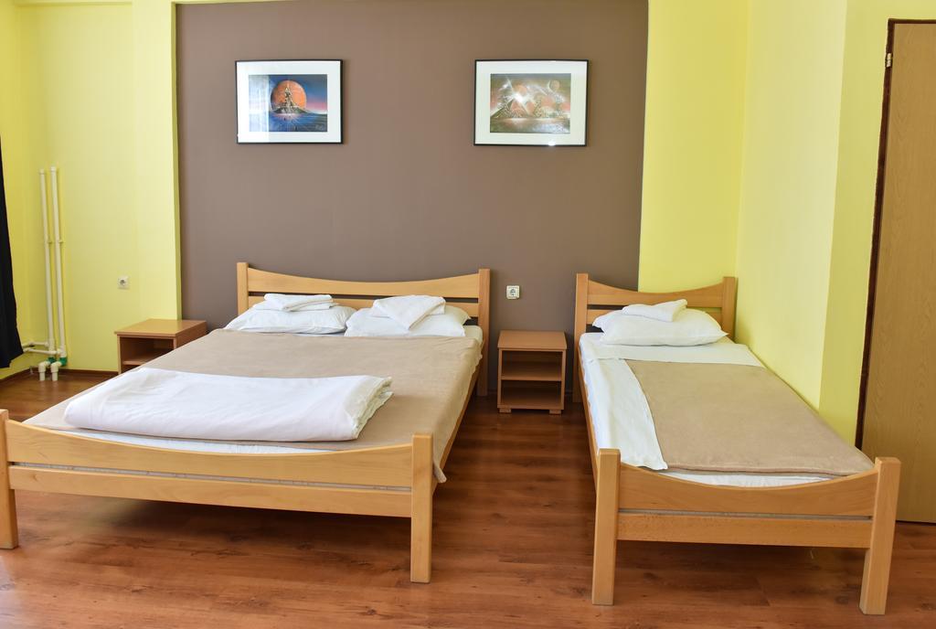 Hostel Milkaza Novi Sad Dış mekan fotoğraf