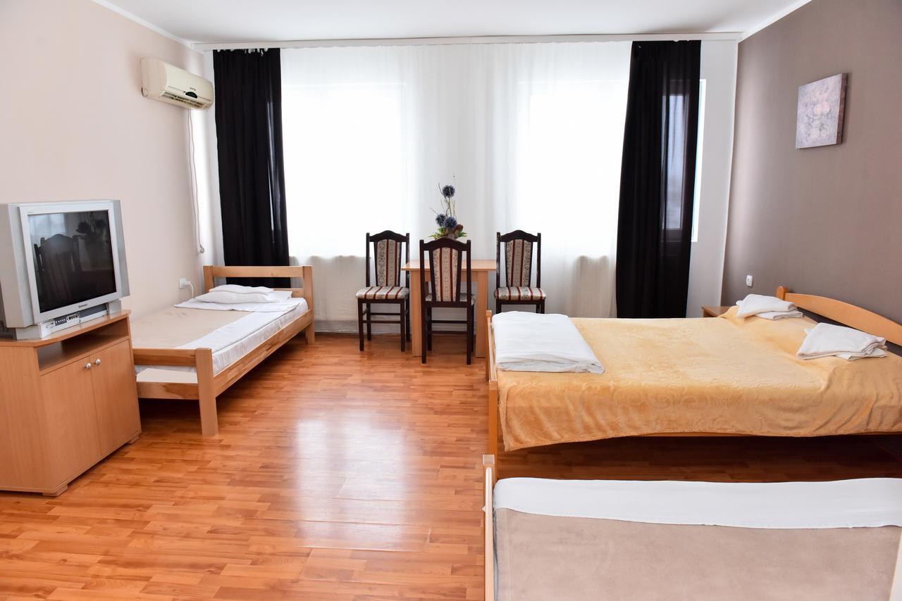 Hostel Milkaza Novi Sad Dış mekan fotoğraf