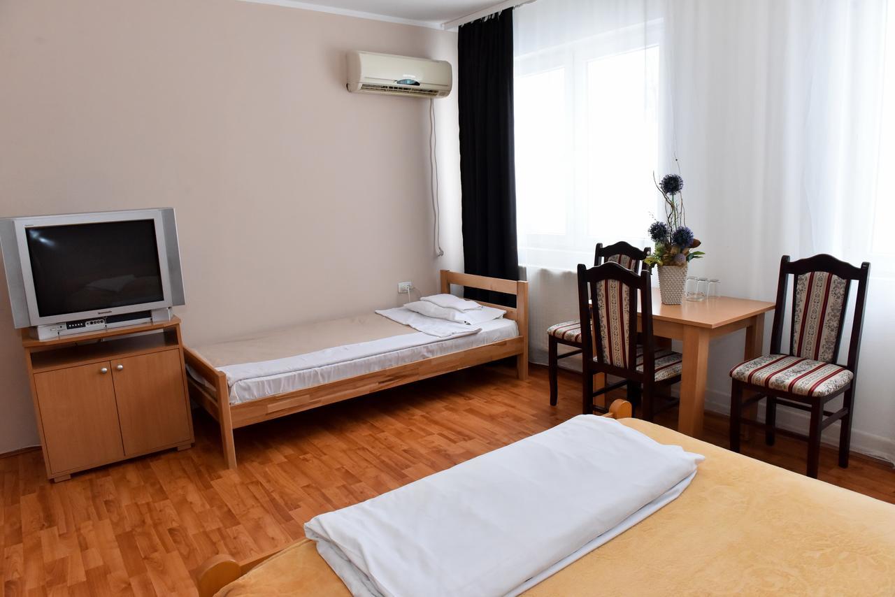 Hostel Milkaza Novi Sad Dış mekan fotoğraf