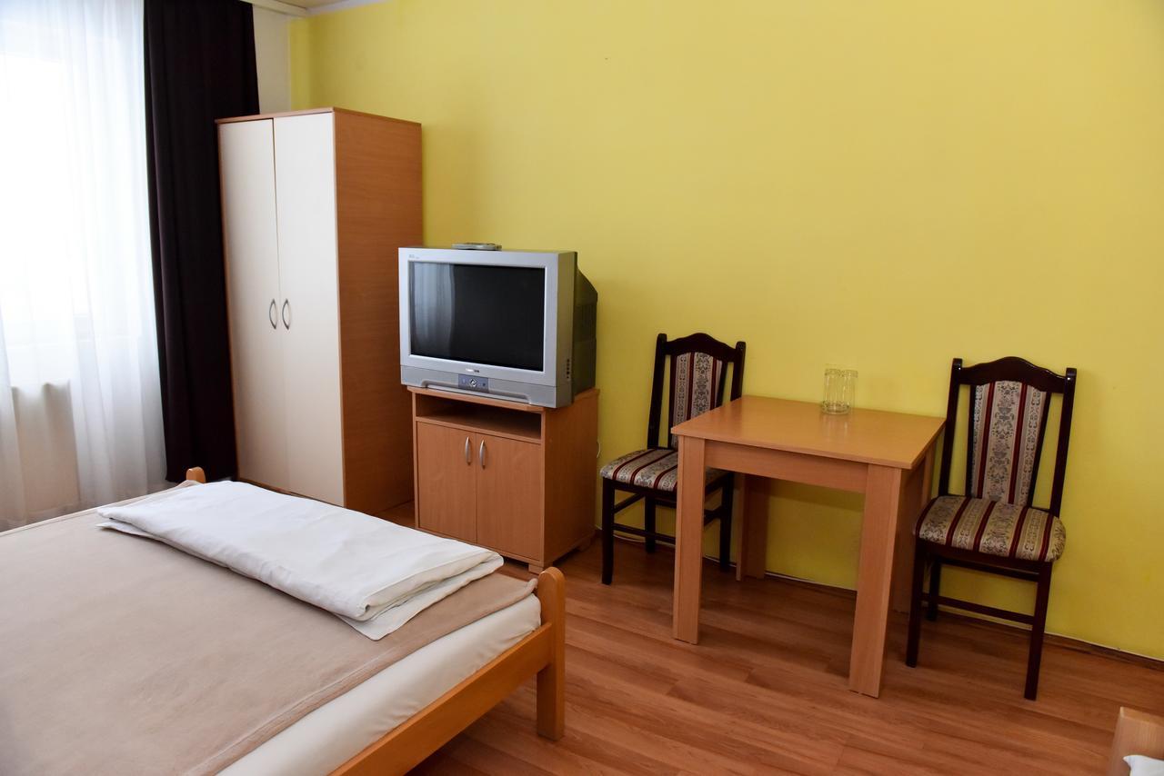 Hostel Milkaza Novi Sad Dış mekan fotoğraf