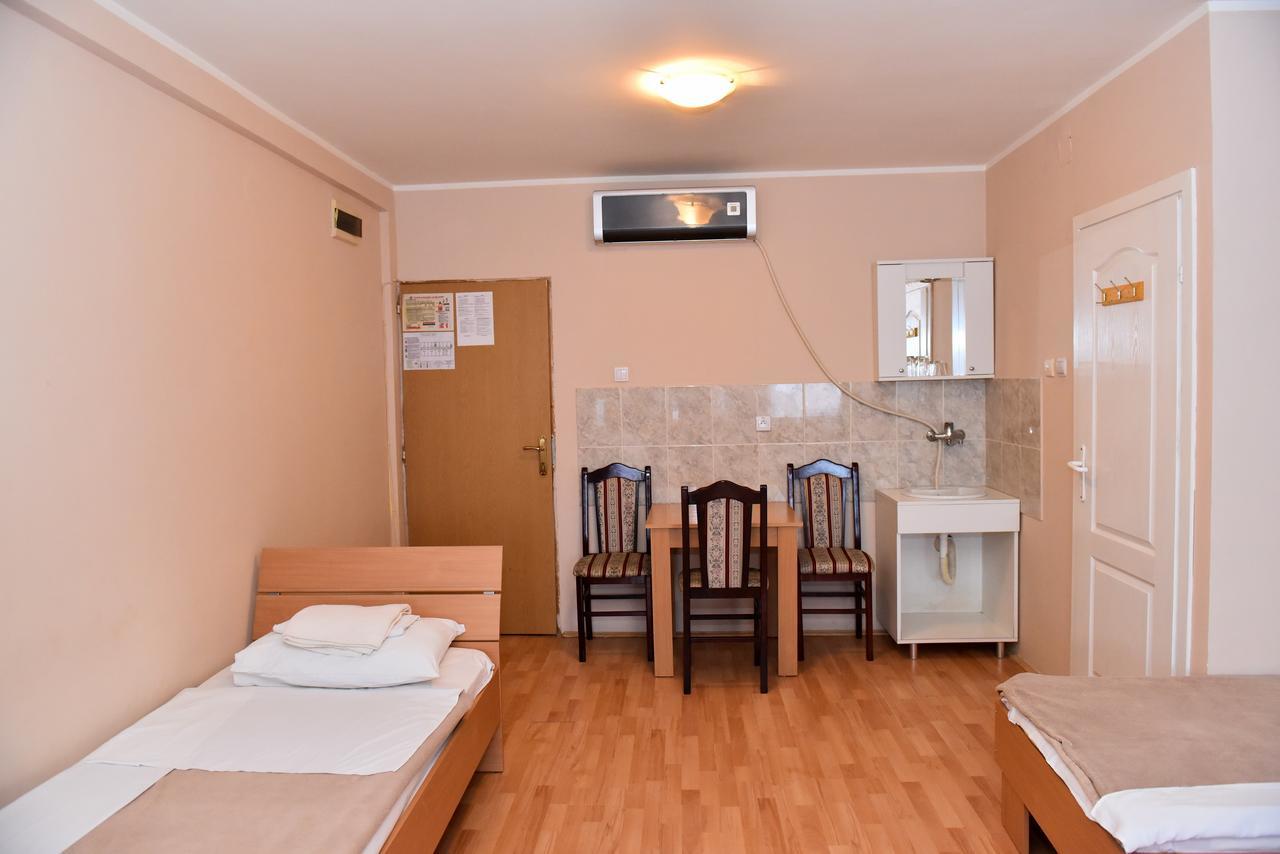 Hostel Milkaza Novi Sad Dış mekan fotoğraf