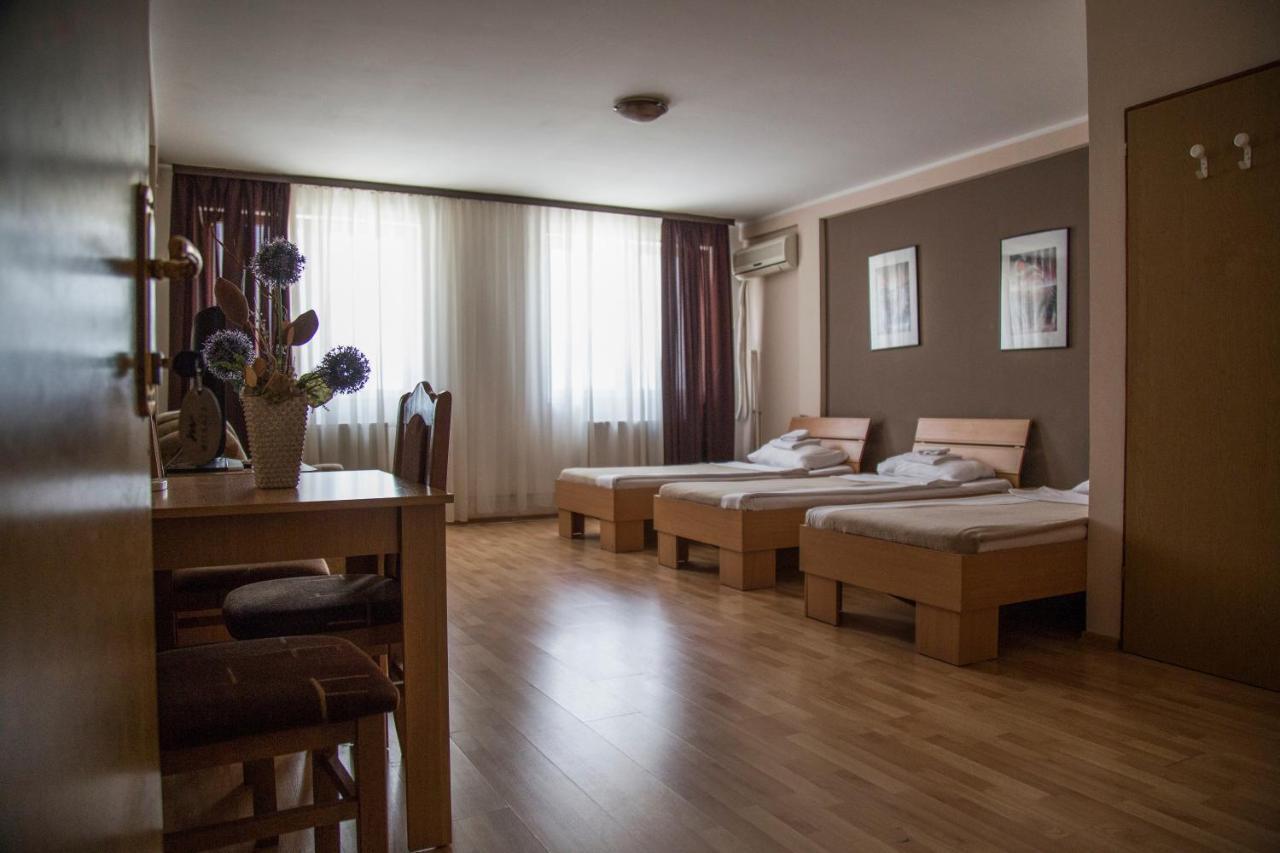 Hostel Milkaza Novi Sad Dış mekan fotoğraf