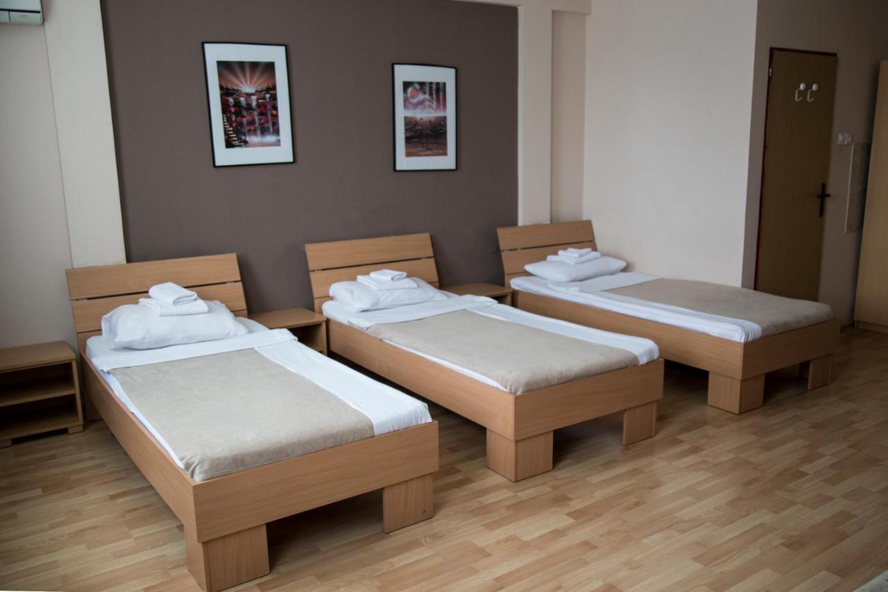 Hostel Milkaza Novi Sad Dış mekan fotoğraf