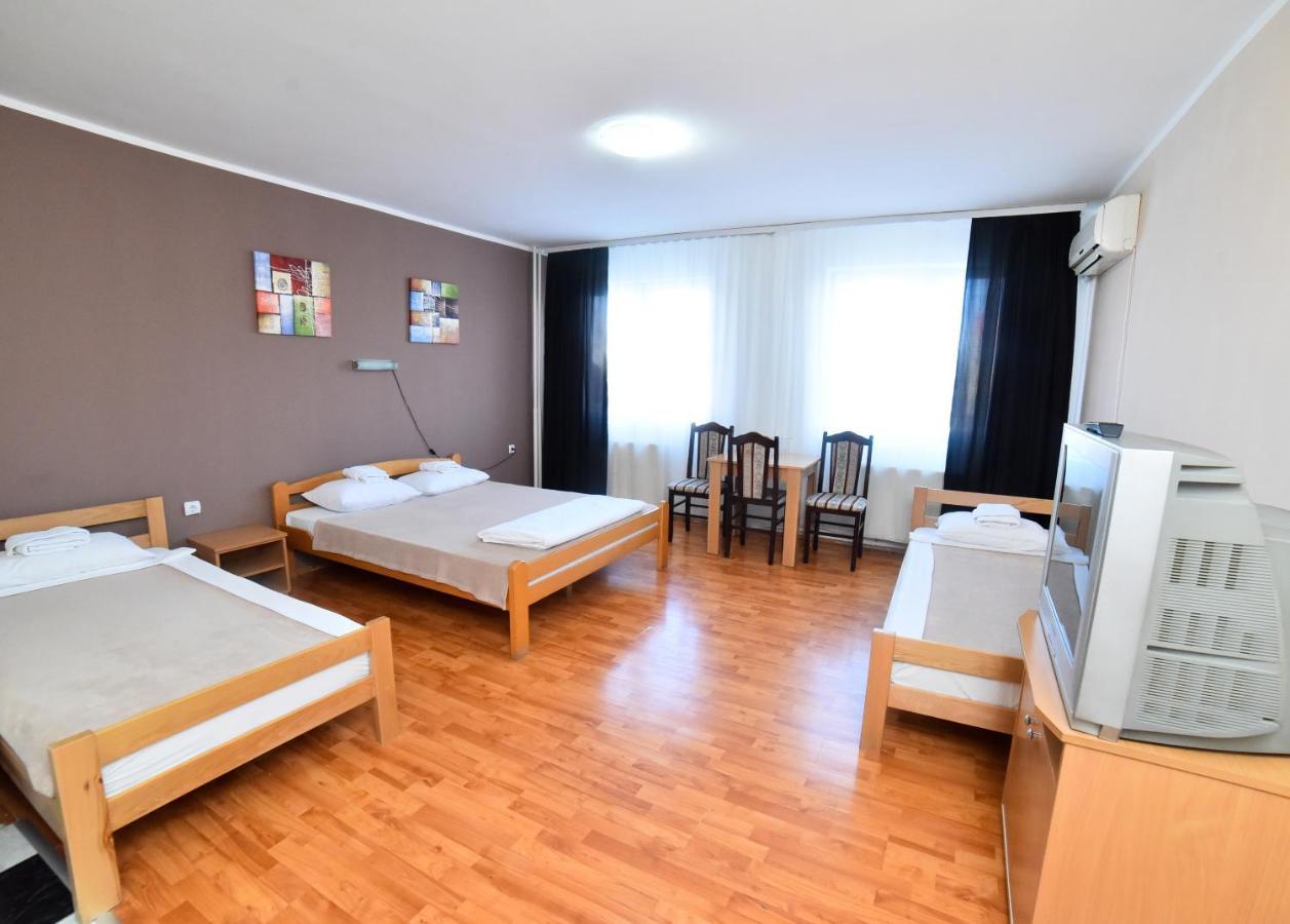 Hostel Milkaza Novi Sad Dış mekan fotoğraf