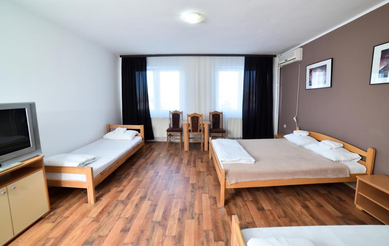 Hostel Milkaza Novi Sad Dış mekan fotoğraf