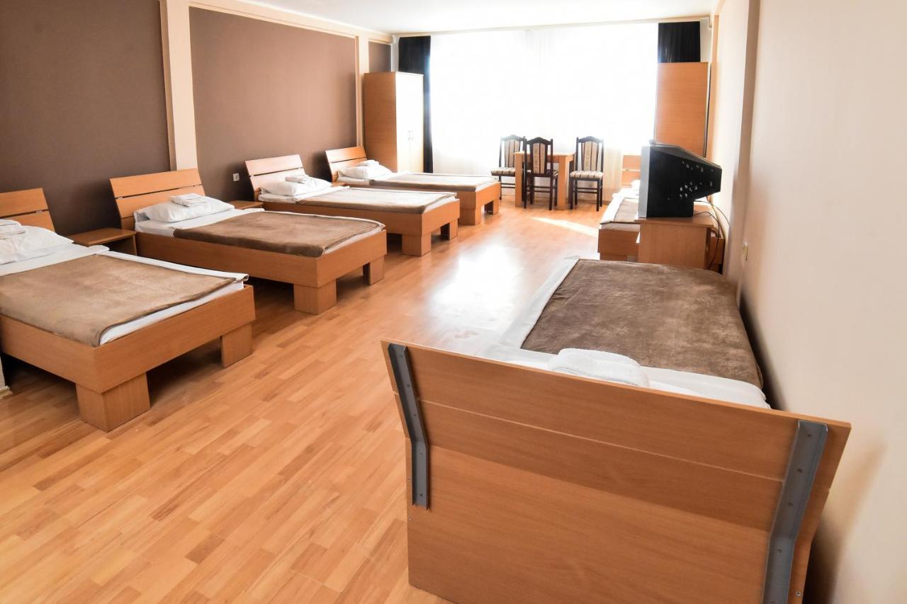 Hostel Milkaza Novi Sad Dış mekan fotoğraf